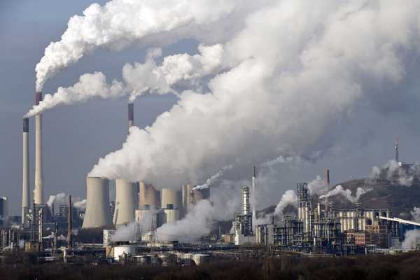 China presenta plan para mayor mercado de comercio de carbono