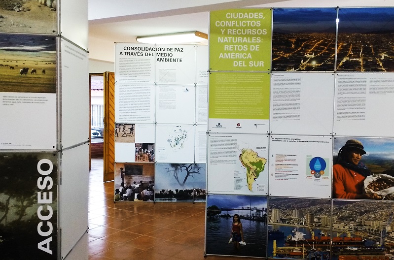 Exposición sobre cambio climático y conflictos ambientales llega a Puchuncaví