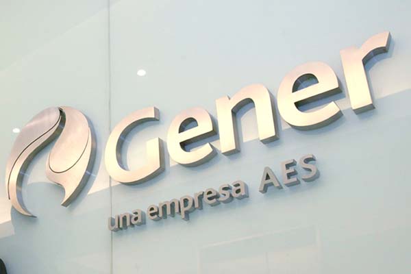 Matriz de AES Gener anuncia reducción de sus emisiones de carbón en 70% para 2030