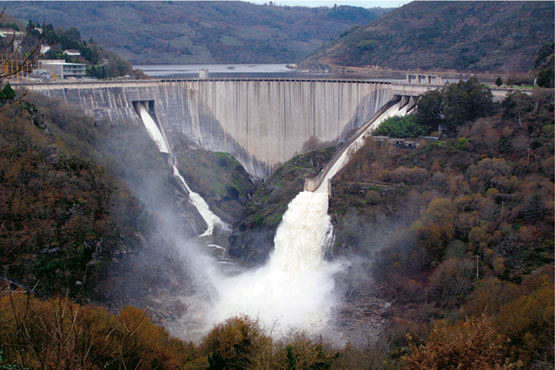 Obras hidráulicas y ERNC: Los planes en Chile de la gigante china Tres Gargantas