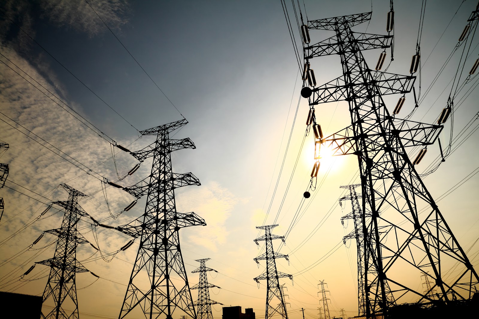 Gobierno firma decreto para unir sistemas eléctricos y busca crear un único CDEC