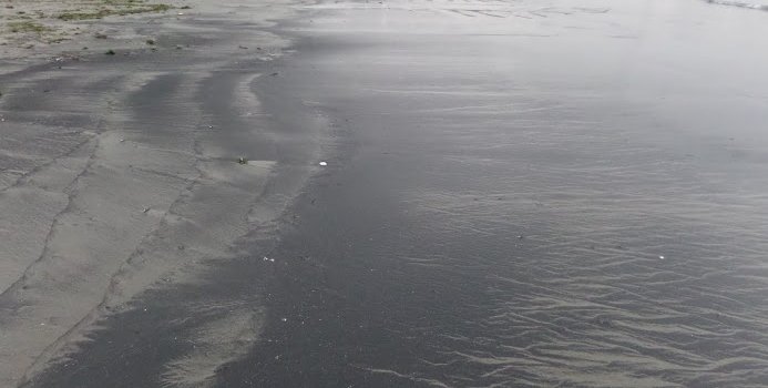Nuevo varamiento de carbón en Caleta Ventanas hace sospechar de cordón industrial de Valparaíso