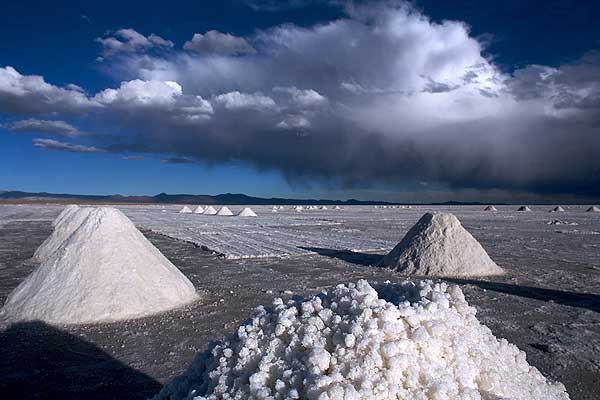 Reservas de litio del Salar de Atacama podrían valer casi la mitad del PIB de Chile