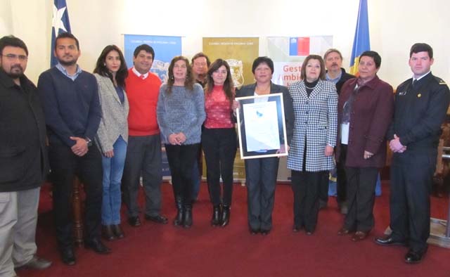 Entregan certificación ambiental a municipio de Caldera