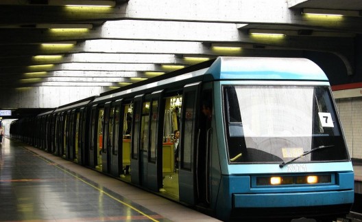 Metro inicia plan de ahorro energético y cambia luminaria en 18 estaciones