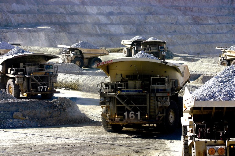 Obras de inversión se derrumban: Minería lidera negativa tendencia