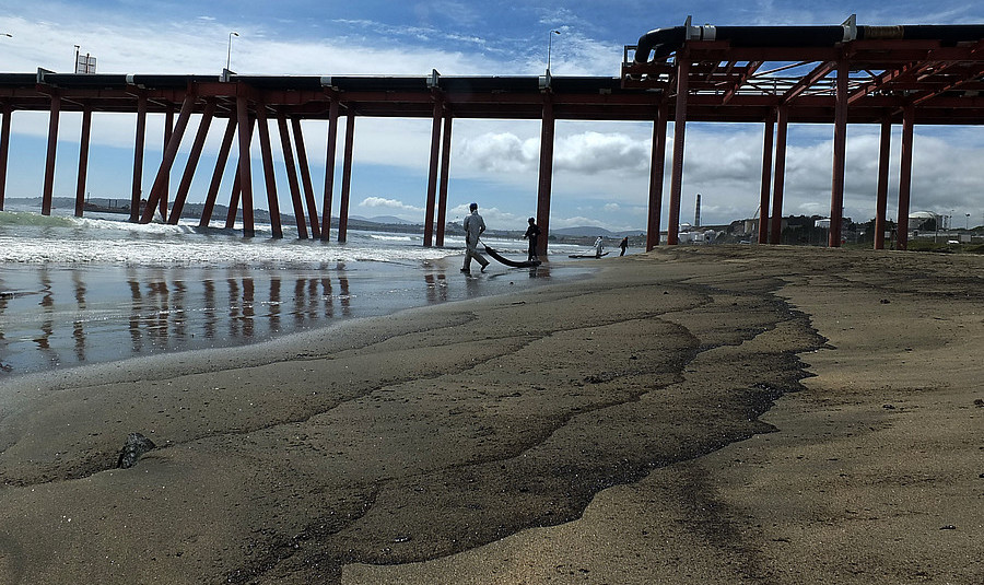 Anuncian sistema de emergencia en bahía de Quintero