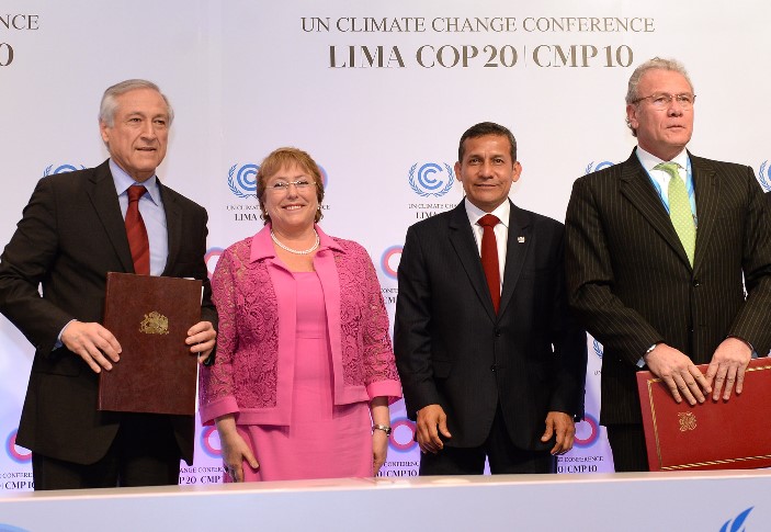 Agenda en Lima: Presidenta encabeza suscripción de acuerdo bilateral de Cooperación Ambiental entre Chile y Perú