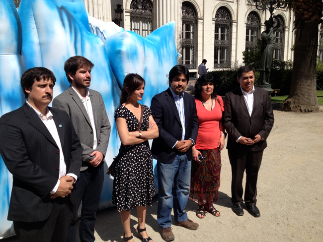 Bancada Glaciar emplaza al gobierno por retraso del proyecto de protección de glaciares