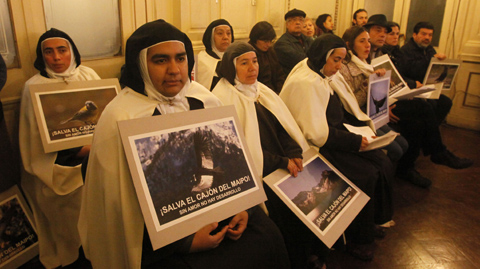 Las religiosas que luchan por el silencio