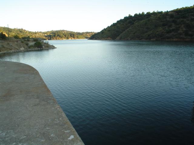 Municipio porteño analiza alternativas para proteger laguna La Luz