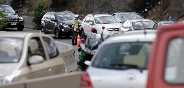 Gobierno implementará nueva restricción vehicular “inteligente” desde el próximo año