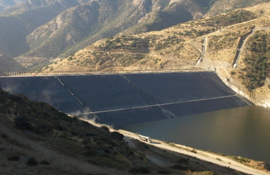 Justicia ordena demoler tranque de depósitos de Los Pelambres y mina arriesgaría cierre