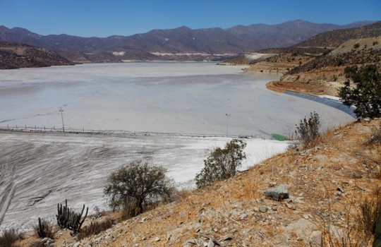 Pelambres retrasaría su ampliación por conflicto en El Mauro