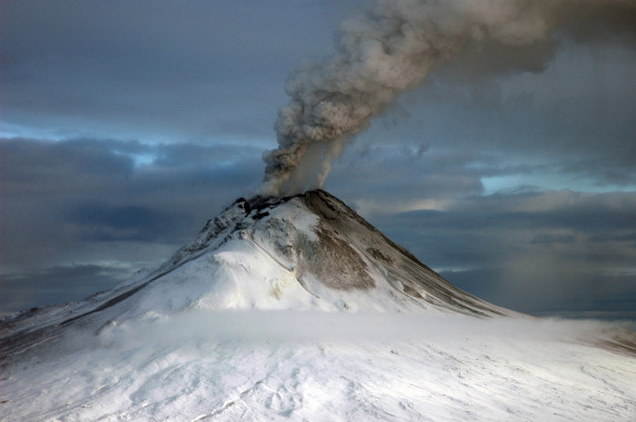 Geólogo asegura que erupciones y terremotos tienen relación con el cambio climático
