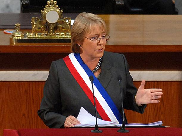 Presidenta Bachelet: Permita que sea Chile quien decida el futuro de Chile. ¡No firme el TPP!