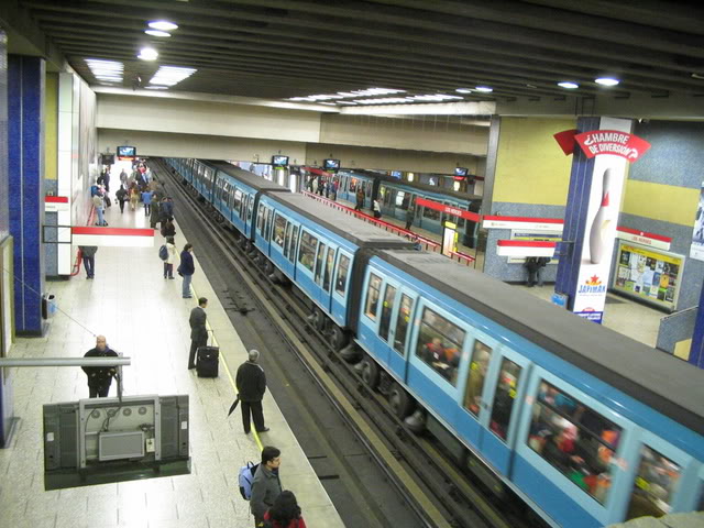 Metro de Santiago podría ahorrar 20% de energía con paneles solares