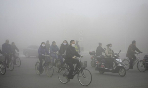 Beijing amanece nuevamente ahogado por la contaminación ambiental este sábado