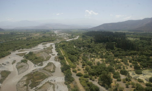 Alcalde denuncia contaminación del Río Aconcagua y confirma investigación sumaria