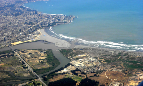 ENAP y Universidad de Valparaíso suscriben acuerdo para preservar Humedal del Río Aconcagua