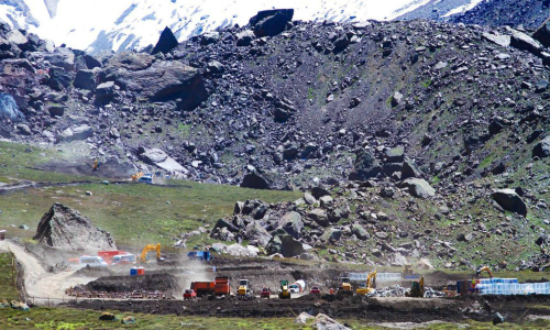 Acusan a organismos públicos por riesgo de afectación a glaciares y abandono de deberes