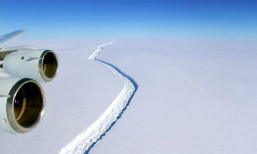 Advierten sobre enorme iceberg que estaría separándose en la Antártida