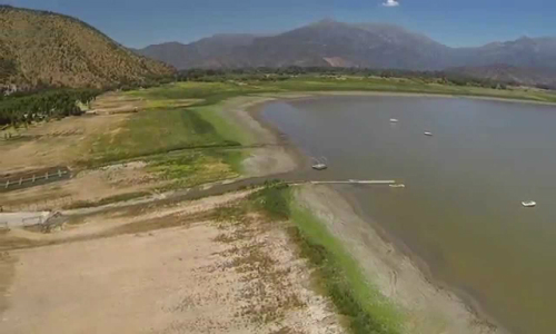 Laguna de Aculeo se evapora y ya no tiene ni un metro de profundidad