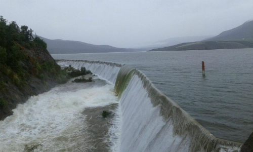 Lluvia provoca desborde de embalse Recoleta y corte de agua a 26.600 hogares en Ovalle