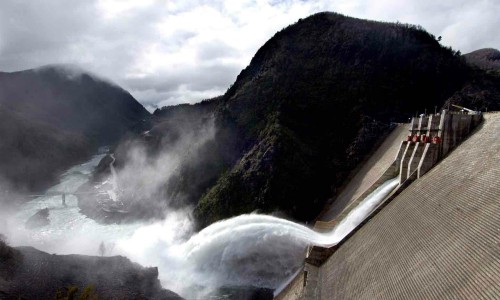 Fondo de EEUU pide perdonazo de 30% a bancos para evitar quiebra de hidroeléctrica