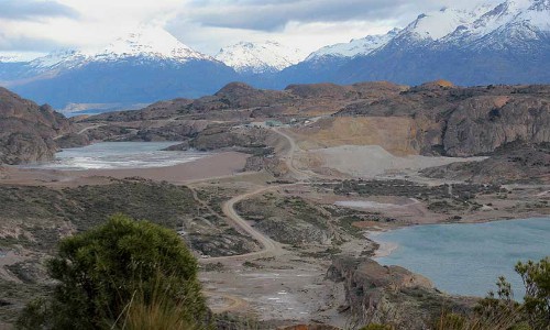 Chile Chico: Cerro Bayo vertería en humedal más de medio millón de metros cúbicos de agua de mina abandonada