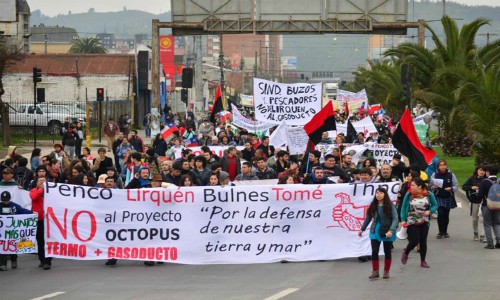 Con empresa retirándose escoltada y fuerte represión termina exposición de GNL Penco-Lirquén