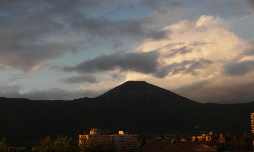 Propietario anuncia que antes de fin de año cerrará acceso más usado al cerro Manquehue