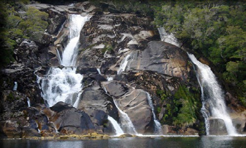 Decretan nuevo Parque Nacional Cerro Castillo y ampliación Parque Isla Magdalena