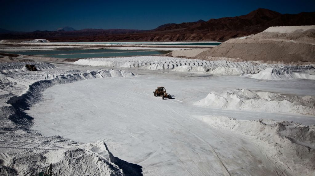 Corfo traspasa a Ministerio de Minería Comité para desarrollo de la industria del litio en Chile