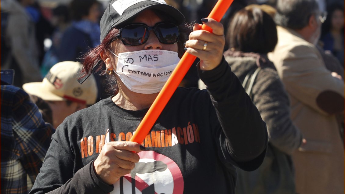 Inician sumarios sanitarios en 2 empresas de Coronel tras denuncias por ruidos y malos olores