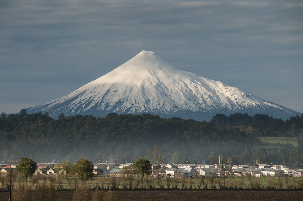 Dan cuenta de acciones preventivas por actividad del Volcán Osorno