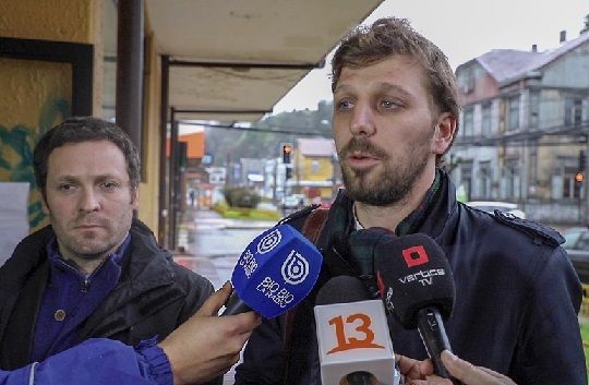 Ministerio del Medio Ambiente presenta denuncia ante el CDE por fuga de salmones
