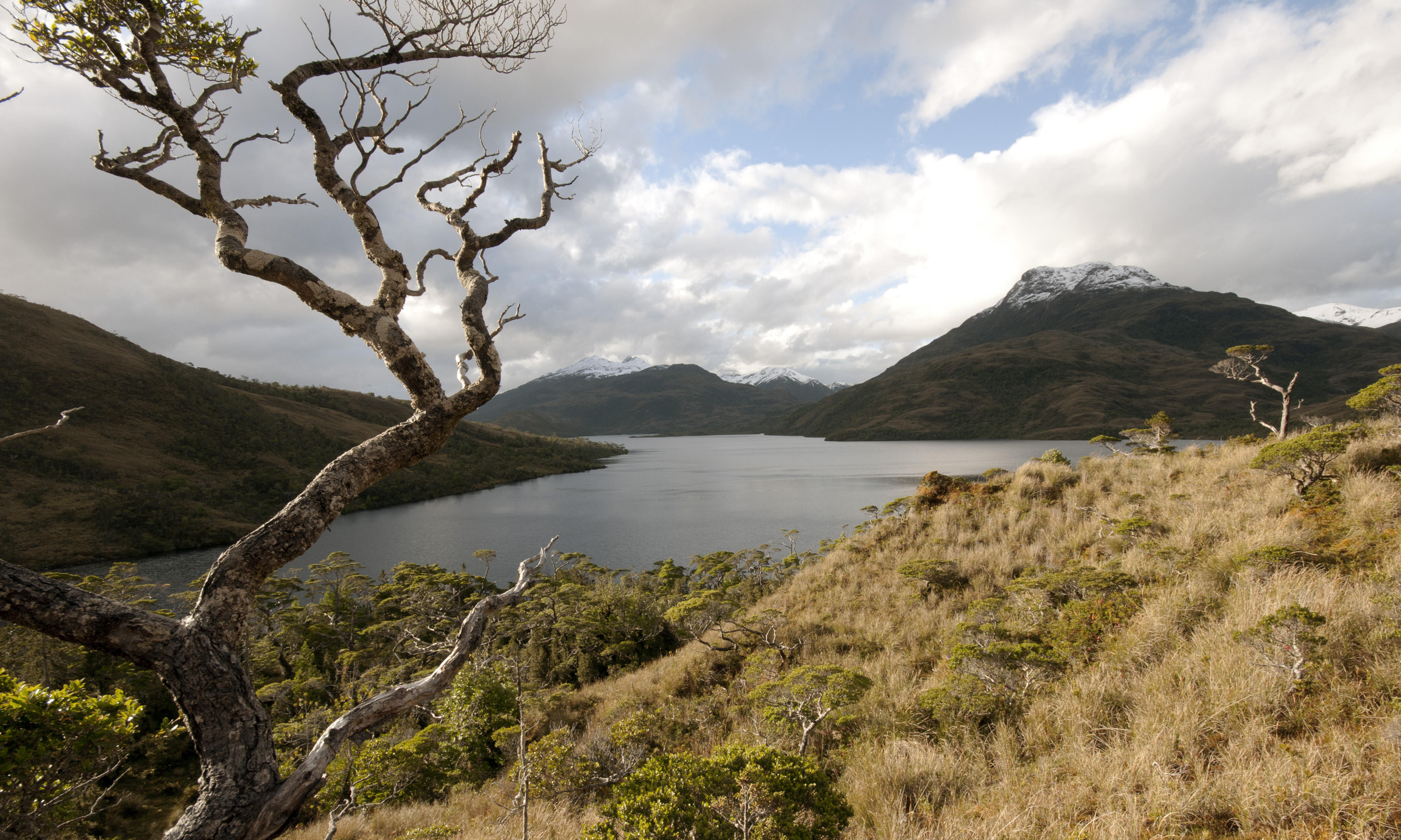 Autoridad ambiental revierte decisión de CEA al aprobar tronaduras en Isla Riesco