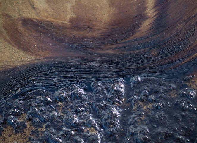 Derrame de petróleo afecta a caleta El Morro de Talcahuano