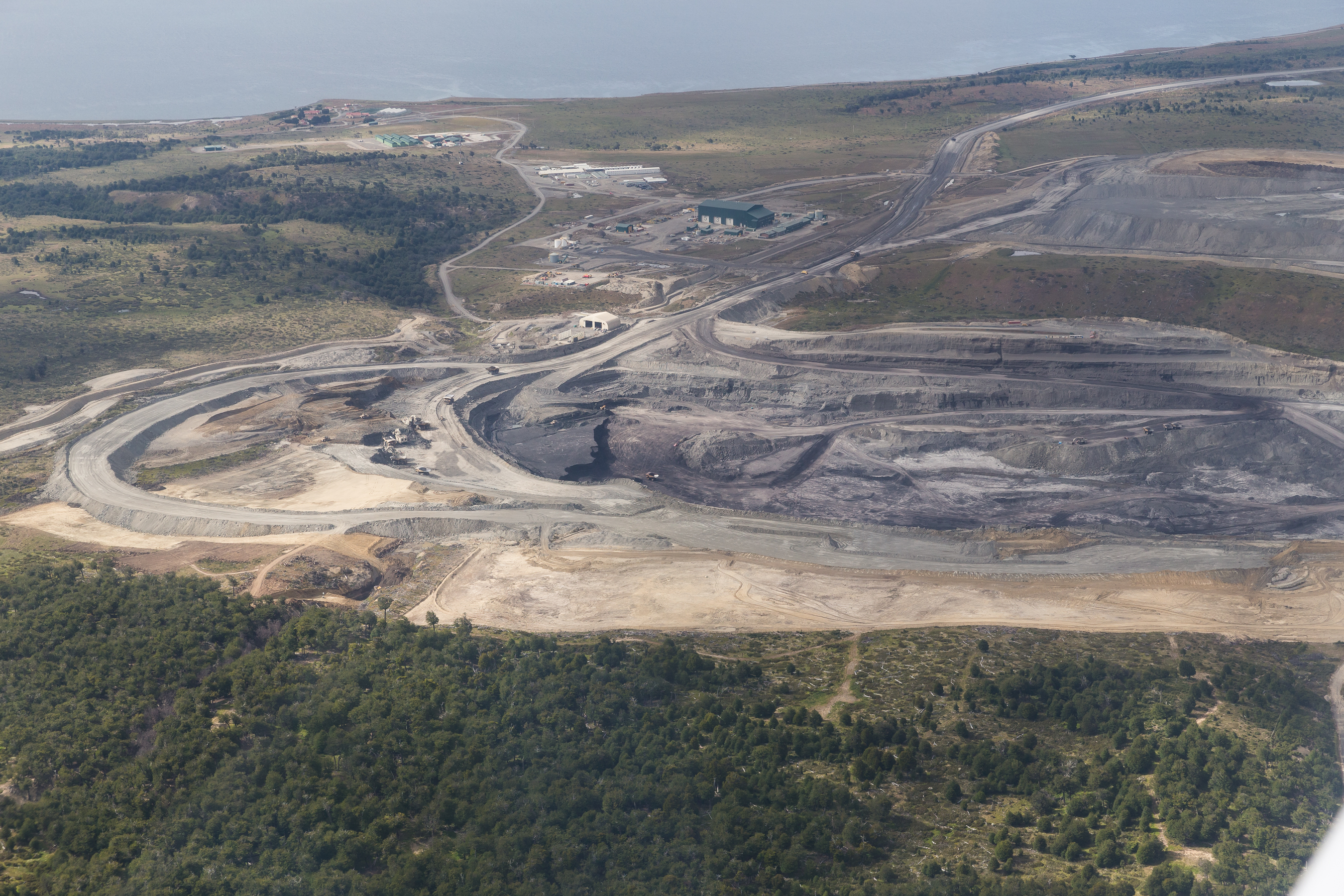 Tribunal Ambiental suspende tronaduras en Isla Riesco