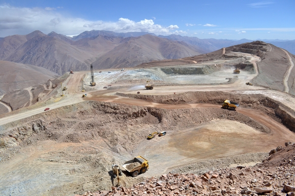 Tribunal Ambiental inspeccionará extracción y traslado de cobre de empresa del grupo Luksic