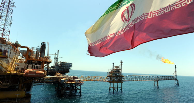 Intoxicaciones en Quintero: Irán rechaza “acusaciones falsas” de Fiscalía chilena sobre su petróleo