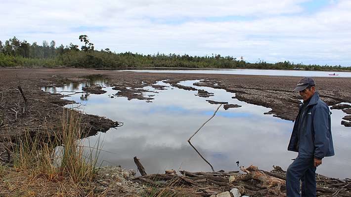 Reducción en un 30% de la superficie de la laguna Huayamó alerta a la comunidad de Peñasmó