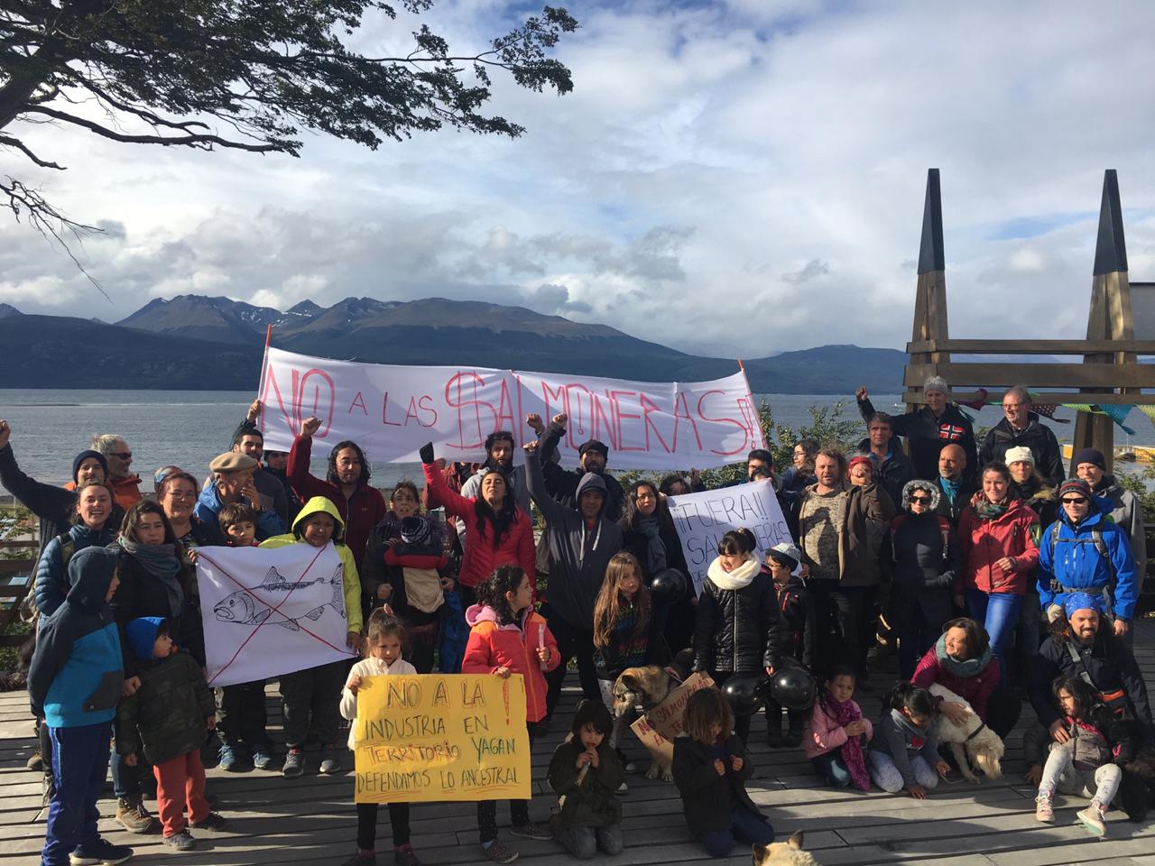 Comunidad Yagán de Puerto Williams rechaza instalación de salmoneras
