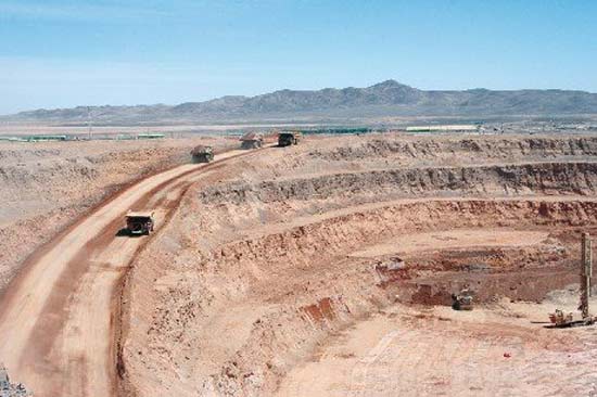 Tribunal Ambiental falla en contra de BHP Billiton y ordena paralizar mina Cerro Colorado