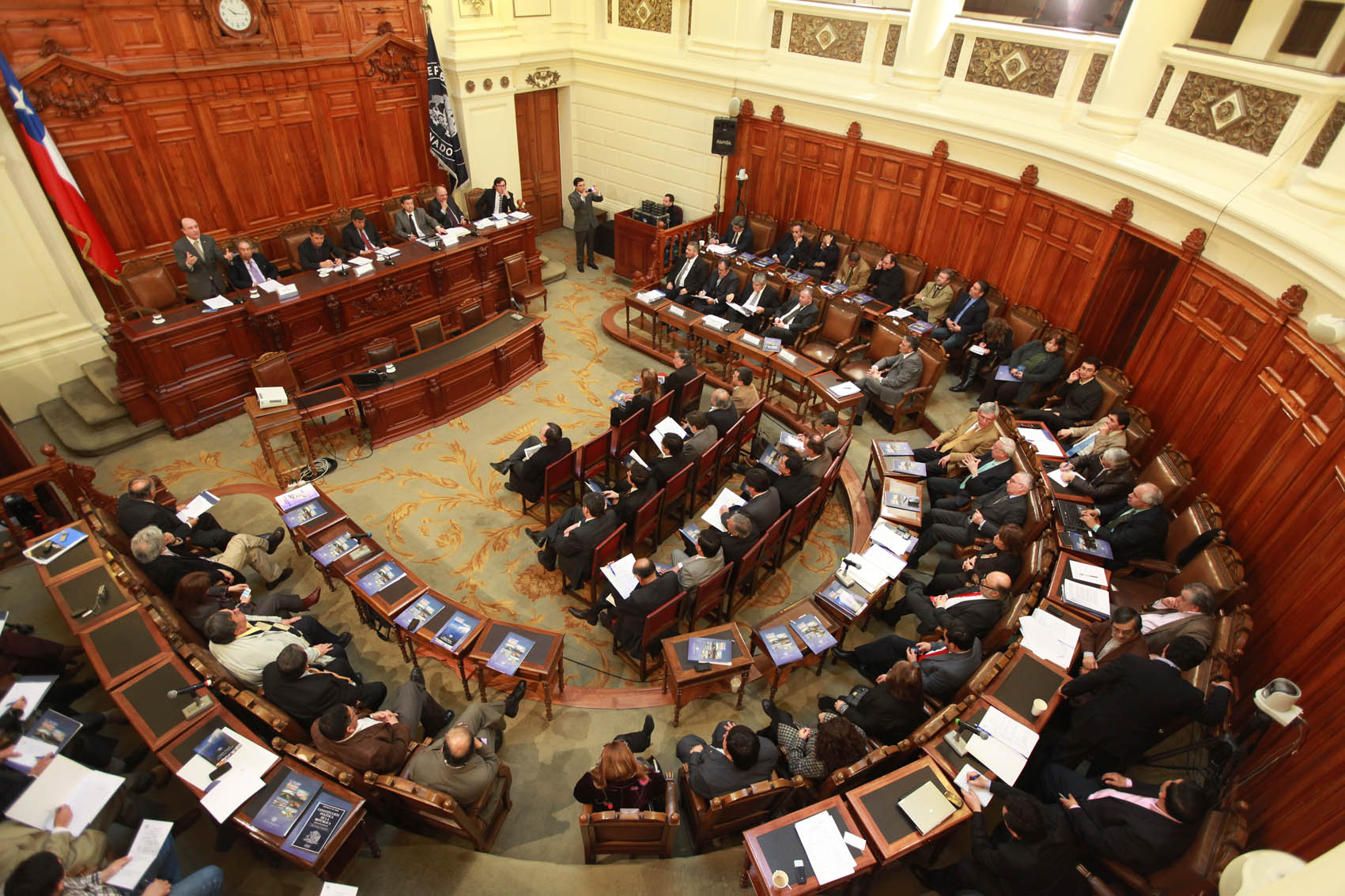 Debate por salmonicultura en reserva Cabo de Hornos llega al Senado