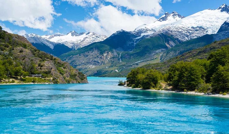 Alerta por la exploración minera junto al mayor lago chileno de la Patagonia