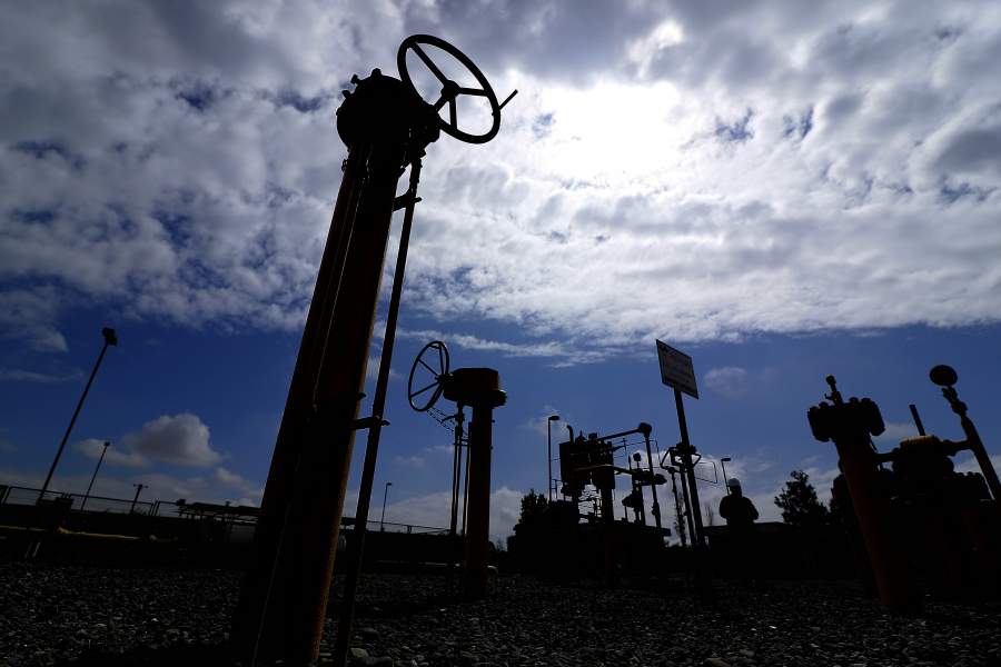 Argentina inicia envíos permanentes de gas a Chile y planea agregar venta de petróleo