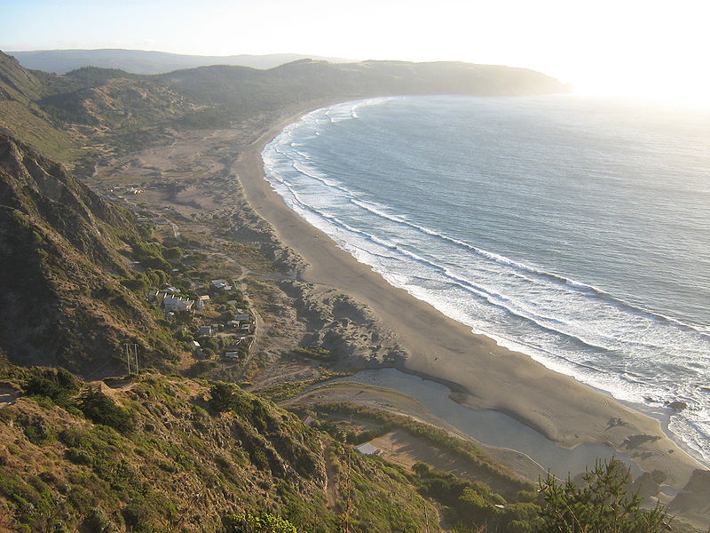Cambio climático causa erosión en 80% de las playas chilenas y amenaza la operación de los puertos