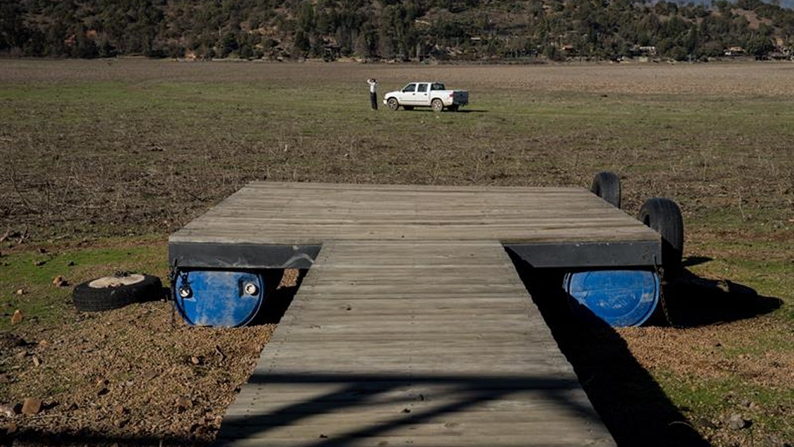 La laguna seca de Aculeo muestra las heridas de la crisis climática en Chile